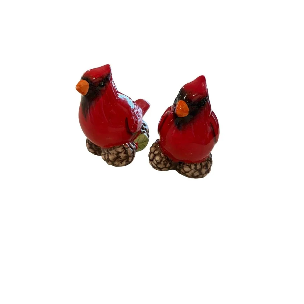 Vintage Red Cardinal Bird on Pinecone Ceramic‎ Salt and Pepper Shakers Set